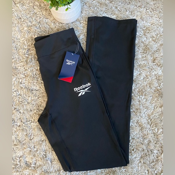 Reebok Pants - 🆕 Reebok High Rise Bootcut Pant